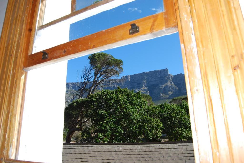 Ashanti Lodge Backpackers Кейптаун Экстерьер фото